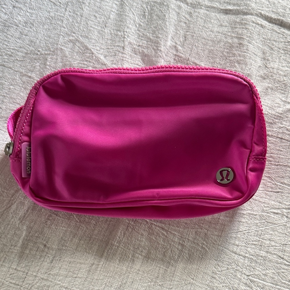 Lululemon Everywhere Belt Bag